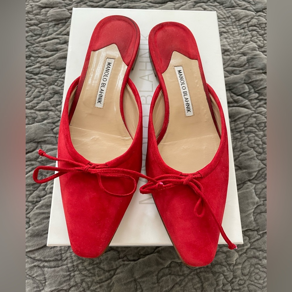 Manolo Blahnik Ballerimu in red suede size 40